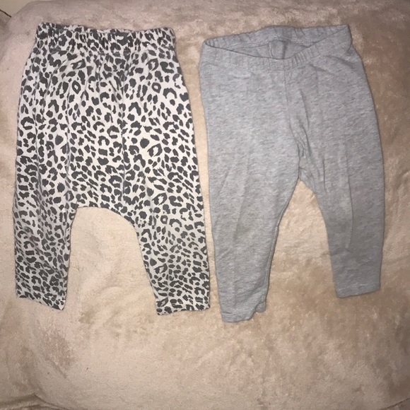 Bundle of two leggings animal print and solid grey 💕 - Picture 1 of 3